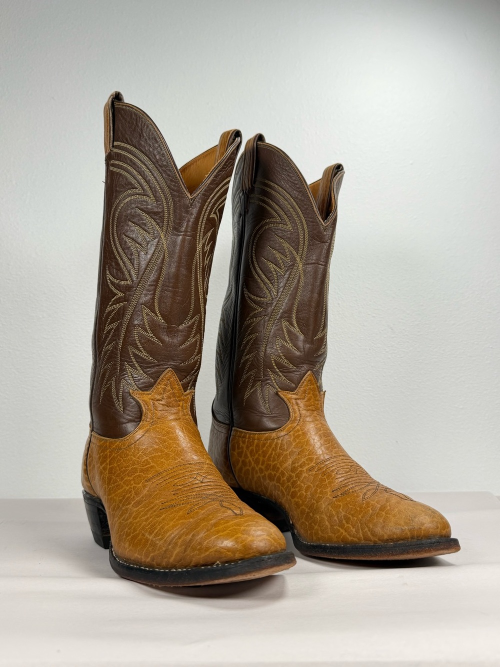Tony Lama Men’s Vintage Cowboy Boots Size 8.5 D Gold Label Brown Bullhide USA